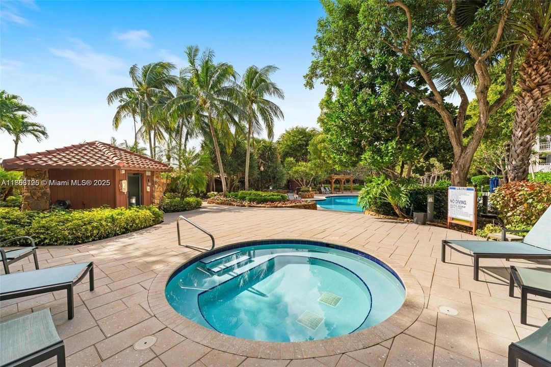 For Sale: $495,000 (2 beds, 2 baths, 1268 Square Feet)