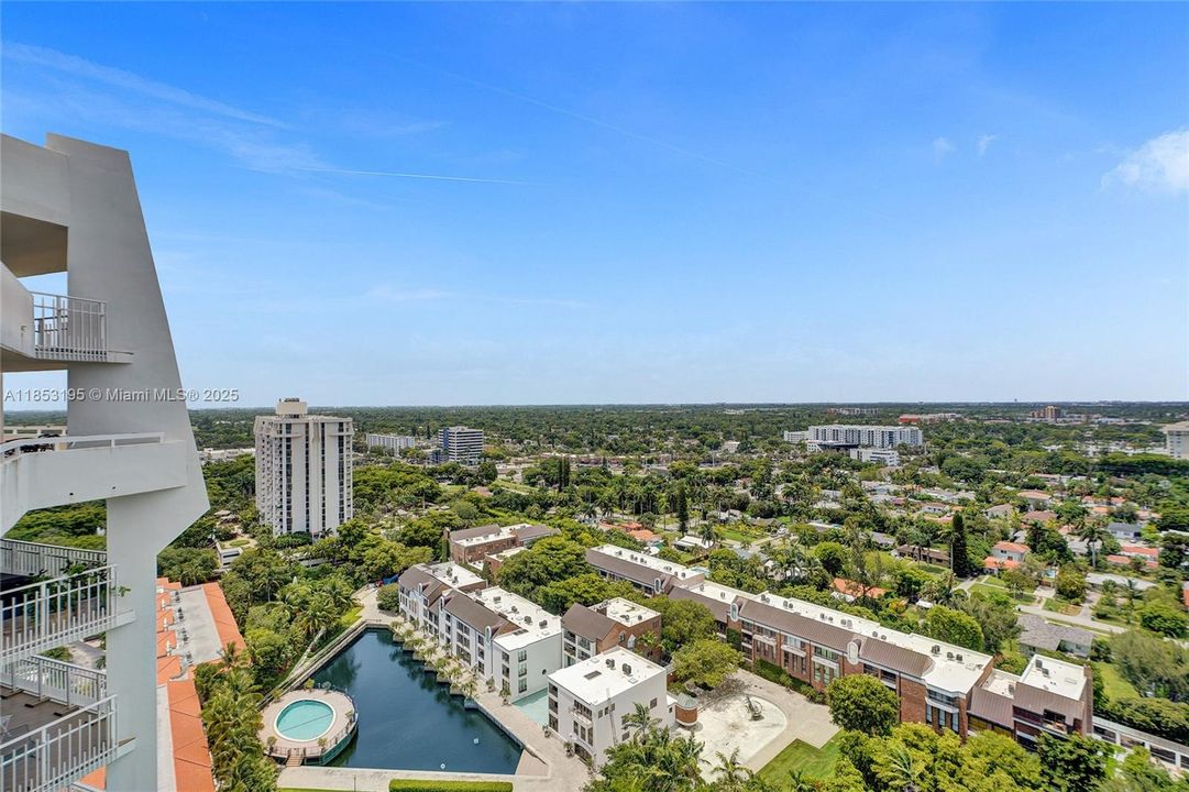 For Sale: $495,000 (2 beds, 2 baths, 1268 Square Feet)