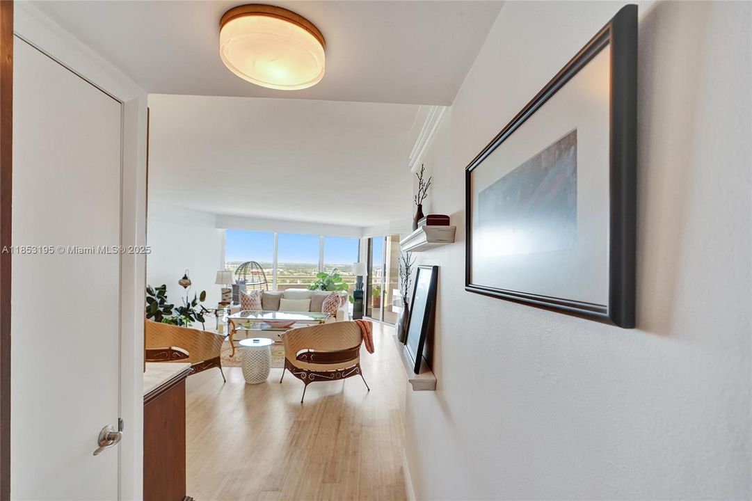 For Sale: $495,000 (2 beds, 2 baths, 1268 Square Feet)