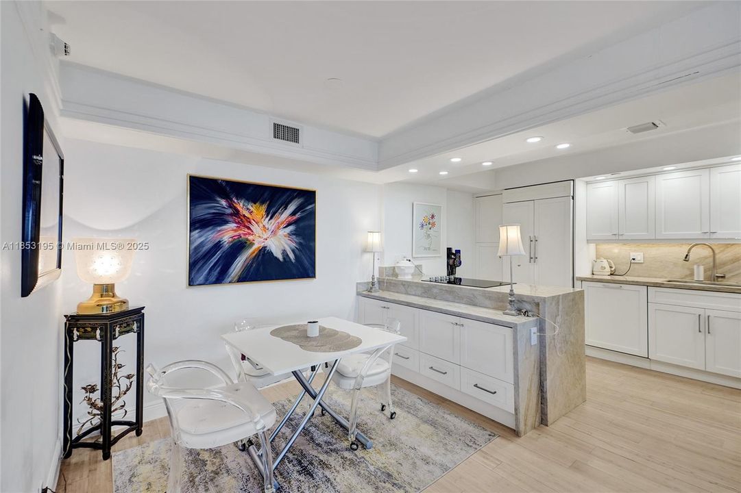 For Sale: $495,000 (2 beds, 2 baths, 1268 Square Feet)