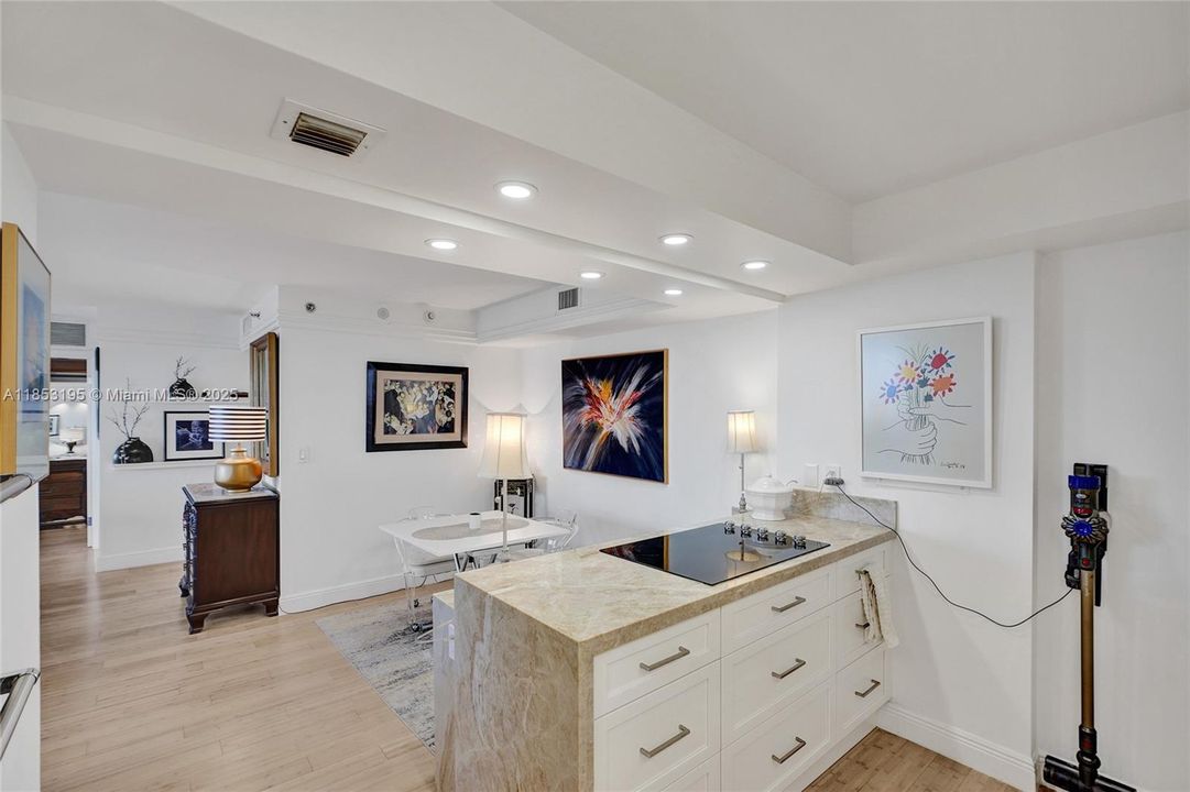 For Sale: $495,000 (2 beds, 2 baths, 1268 Square Feet)