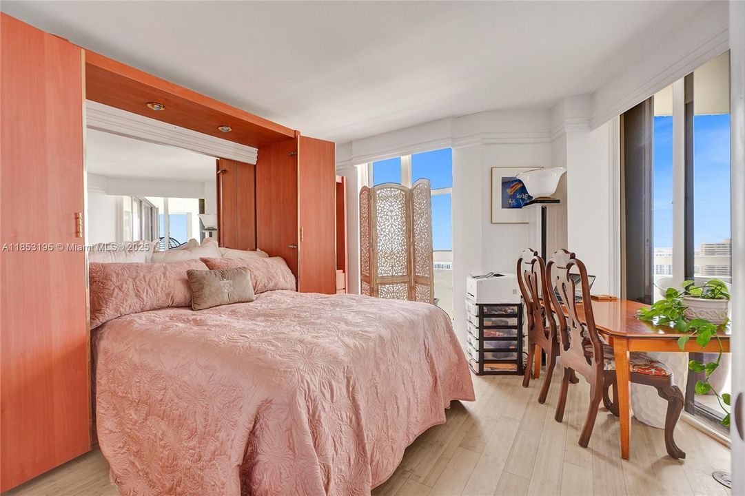 For Sale: $495,000 (2 beds, 2 baths, 1268 Square Feet)