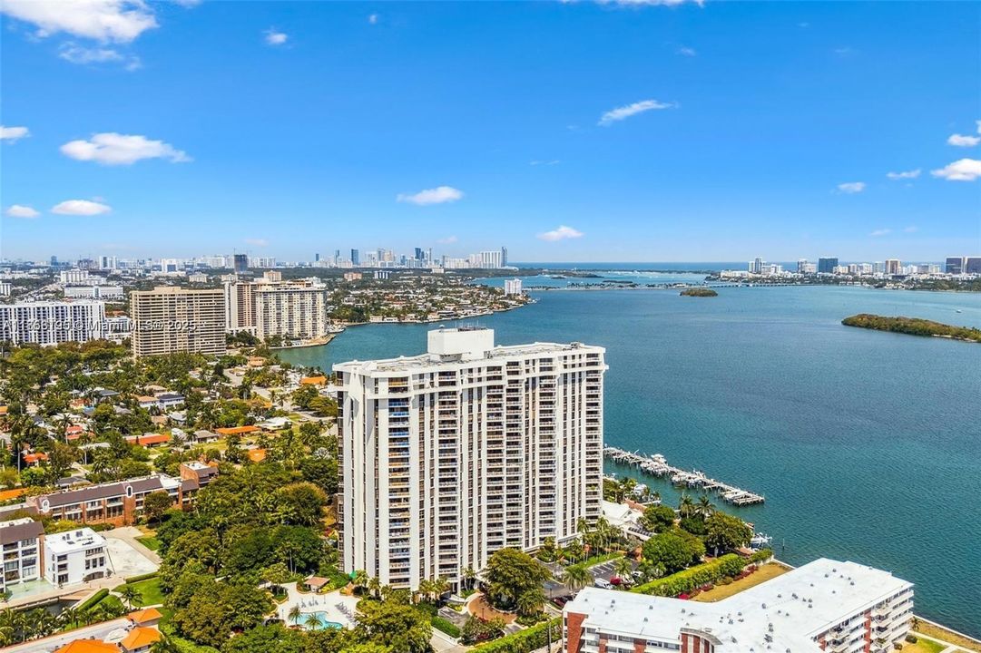 For Sale: $495,000 (2 beds, 2 baths, 1268 Square Feet)