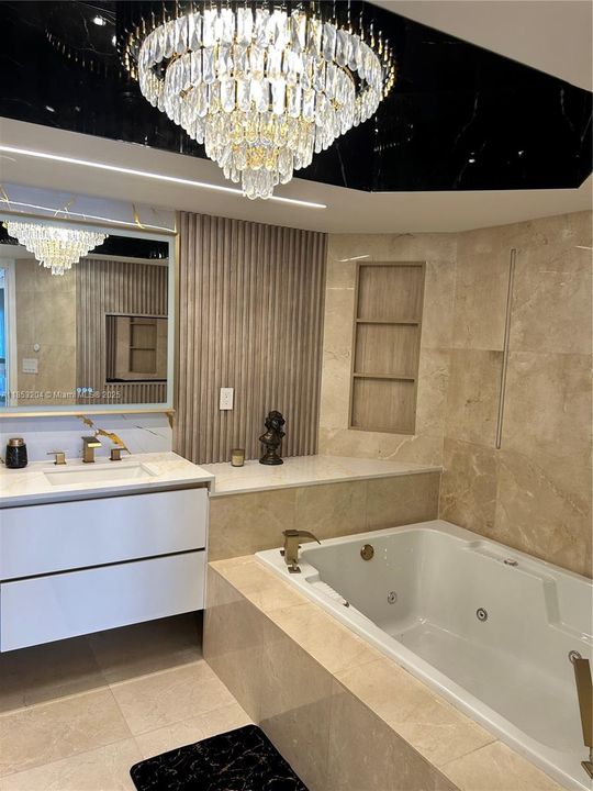 Activo con contrato: $9,800 (3 camas, 3 baños, 2020 Pies cuadrados)