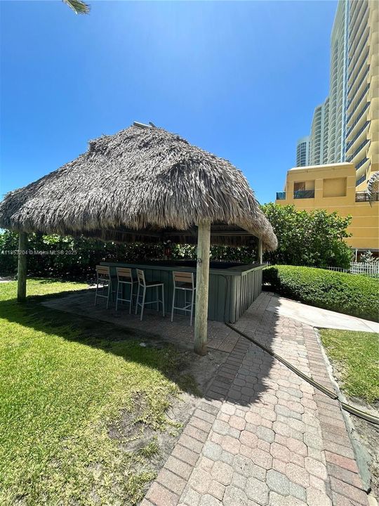 Activo con contrato: $9,800 (3 camas, 3 baños, 2020 Pies cuadrados)