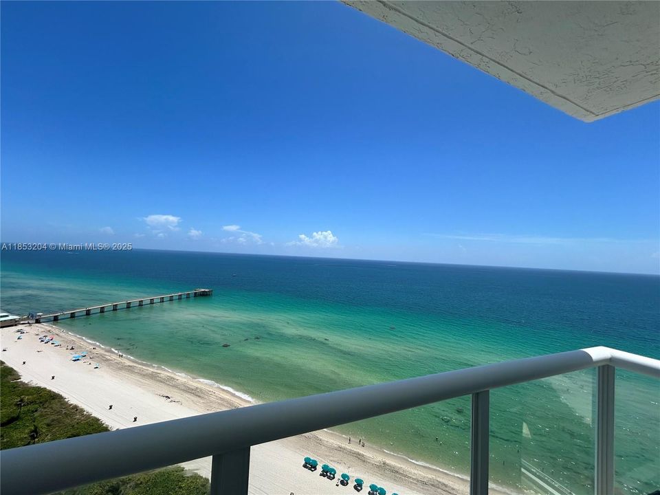 Activo con contrato: $9,800 (3 camas, 3 baños, 2020 Pies cuadrados)