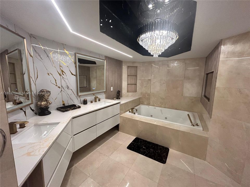 Activo con contrato: $9,800 (3 camas, 3 baños, 2020 Pies cuadrados)