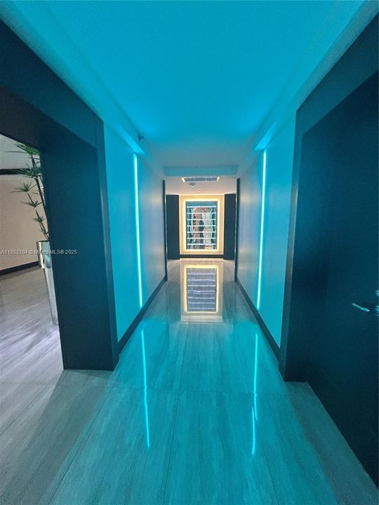 Activo con contrato: $9,800 (3 camas, 3 baños, 2020 Pies cuadrados)