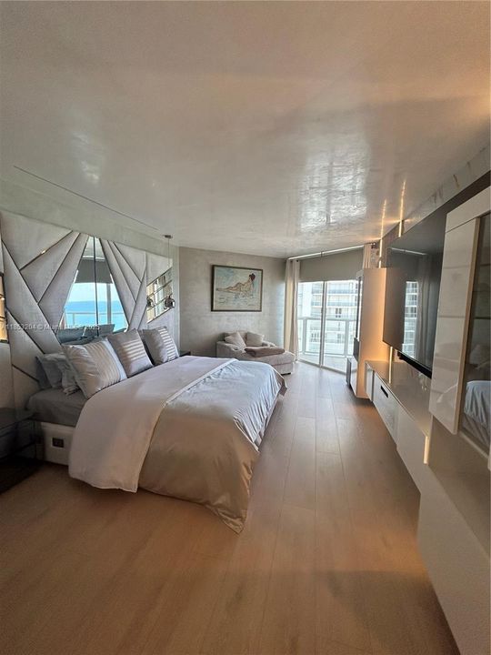 Activo con contrato: $9,800 (3 camas, 3 baños, 2020 Pies cuadrados)