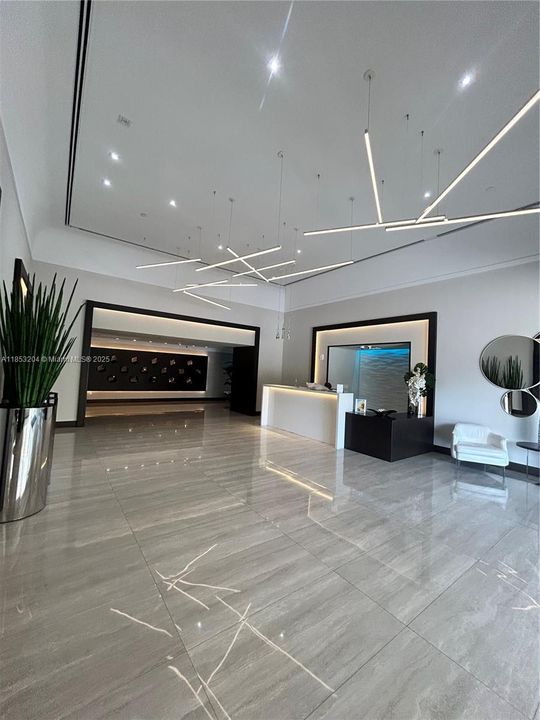 Activo con contrato: $9,800 (3 camas, 3 baños, 2020 Pies cuadrados)