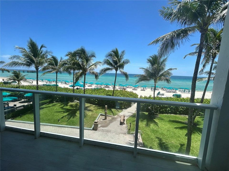 Activo con contrato: $9,800 (3 camas, 3 baños, 2020 Pies cuadrados)