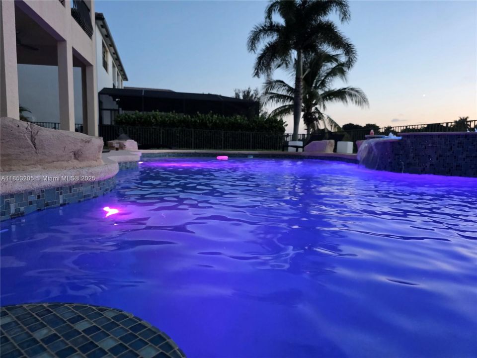 Недавно арендовано: $7,500 (5 спален, 4 ванн, 3995 Квадратных фут)