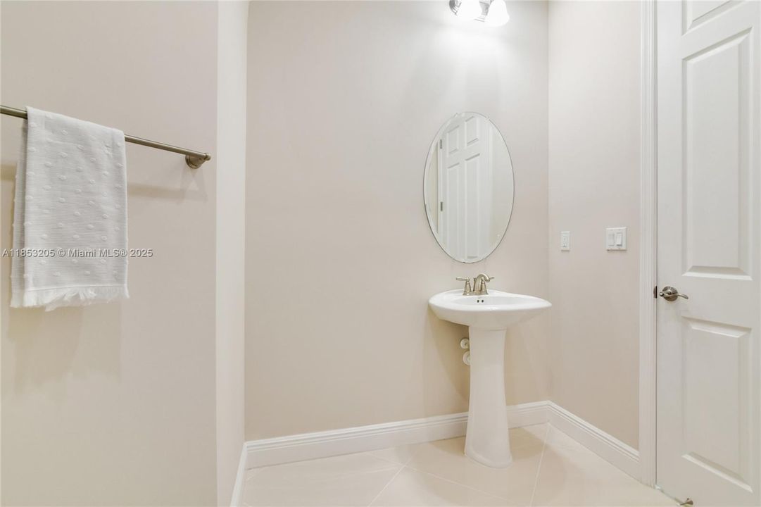 Недавно арендовано: $7,500 (5 спален, 4 ванн, 3995 Квадратных фут)