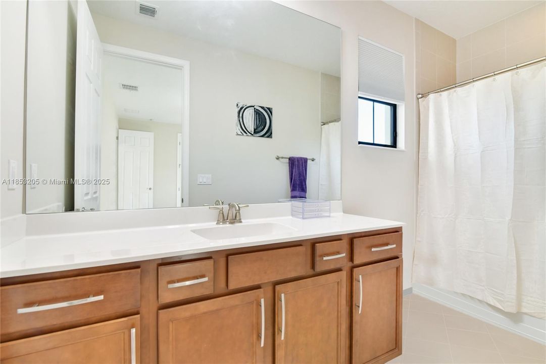 Недавно арендовано: $7,500 (5 спален, 4 ванн, 3995 Квадратных фут)