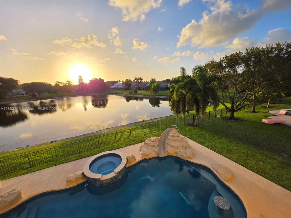 Недавно арендовано: $7,500 (5 спален, 4 ванн, 3995 Квадратных фут)