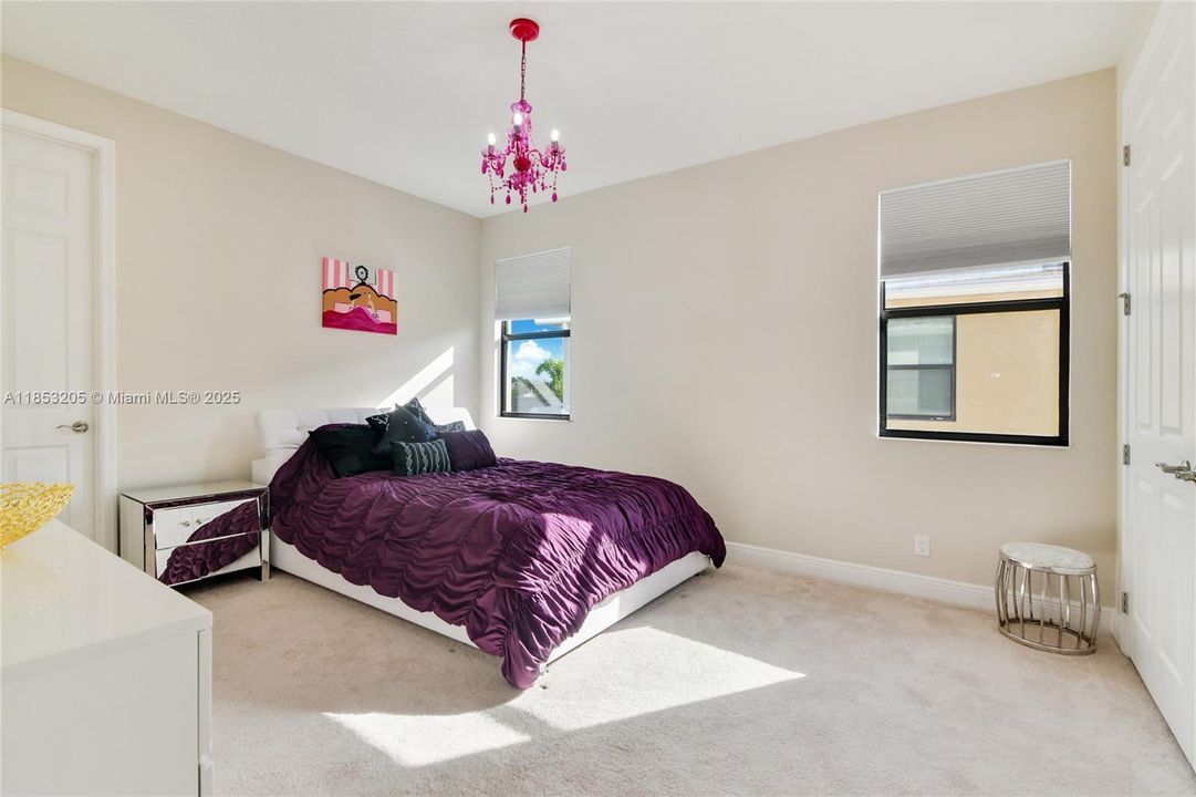 Недавно арендовано: $7,500 (5 спален, 4 ванн, 3995 Квадратных фут)