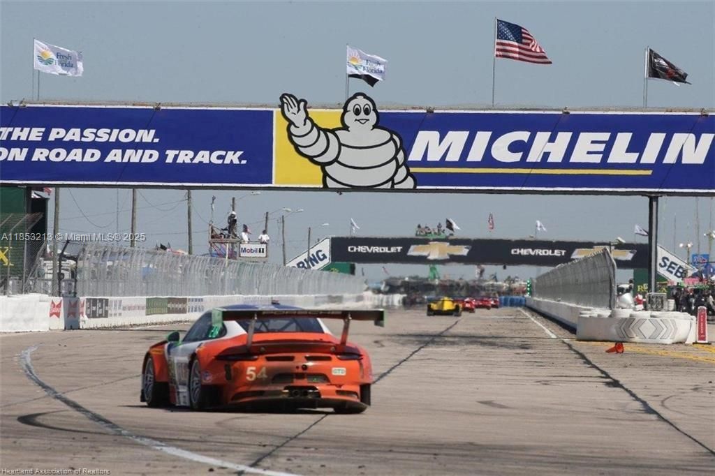 待售: $14,900 (0.28 acres)