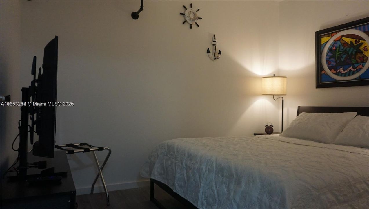 待售: $215,000 (1 贝兹, 1 浴室, 450 平方英尺)