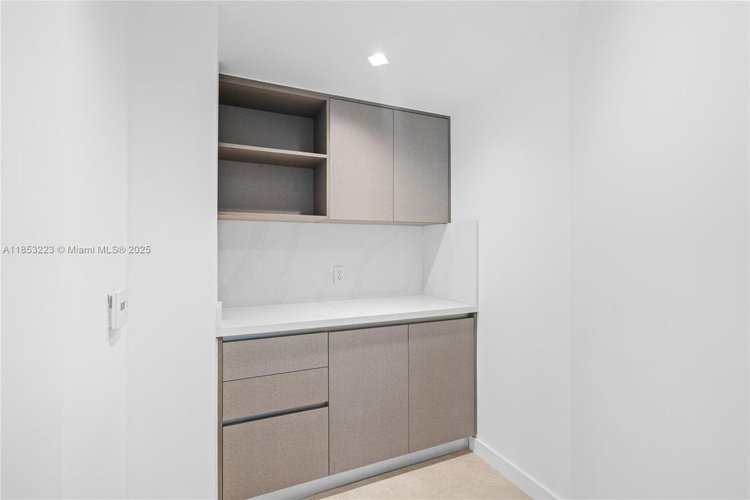 出租: $120 (0 贝兹, 0 浴室, 0 平方英尺)