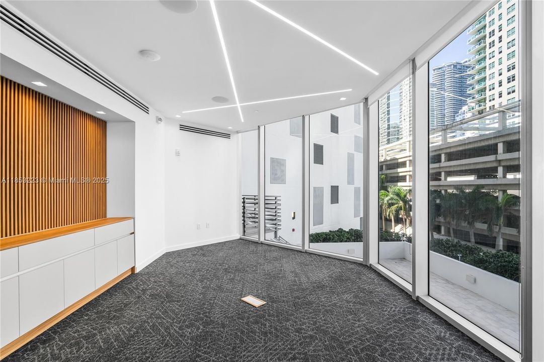 出租: $120 (0 贝兹, 0 浴室, 0 平方英尺)