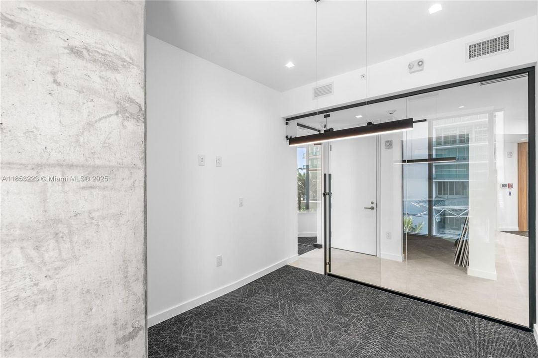 出租: $120 (0 贝兹, 0 浴室, 0 平方英尺)