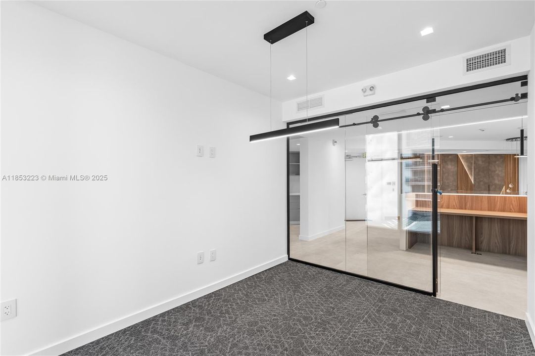 出租: $120 (0 贝兹, 0 浴室, 0 平方英尺)