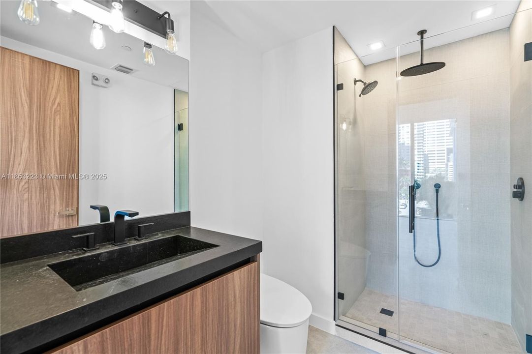 出租: $120 (0 贝兹, 0 浴室, 0 平方英尺)