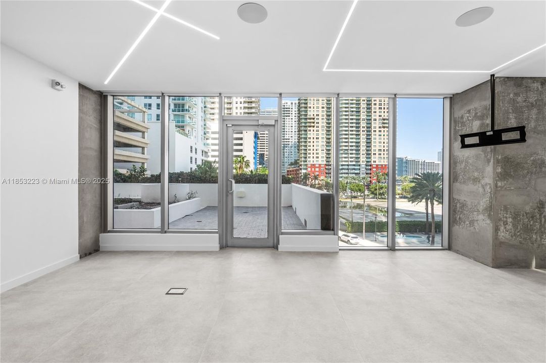 出租: $120 (0 贝兹, 0 浴室, 0 平方英尺)