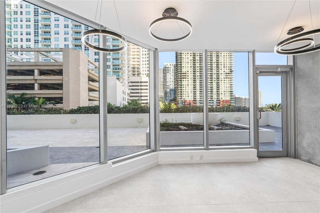 出租: $120 (0 贝兹, 0 浴室, 0 平方英尺)