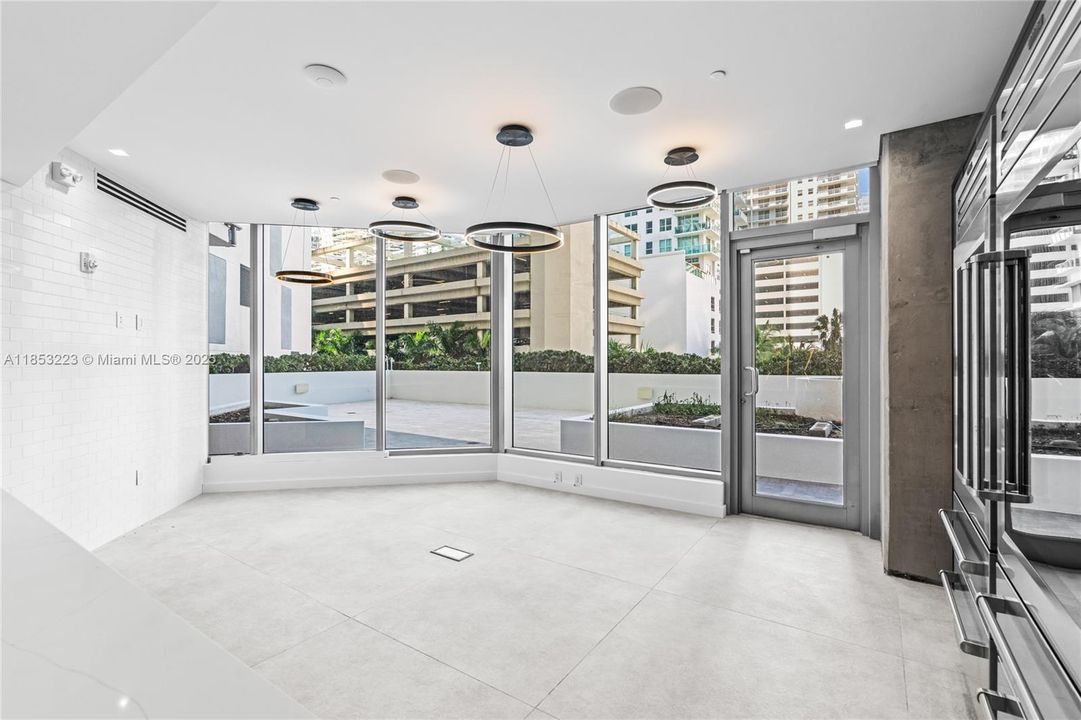 出租: $120 (0 贝兹, 0 浴室, 0 平方英尺)