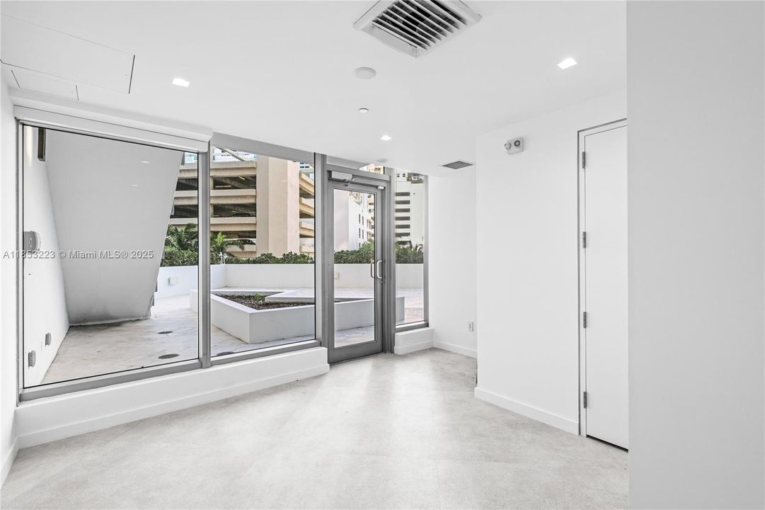 出租: $120 (0 贝兹, 0 浴室, 0 平方英尺)