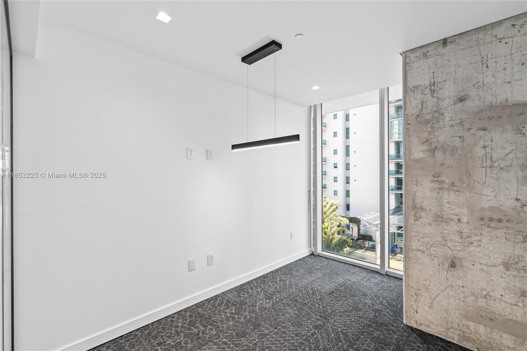 出租: $120 (0 贝兹, 0 浴室, 0 平方英尺)