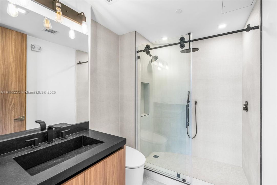 出租: $120 (0 贝兹, 0 浴室, 0 平方英尺)