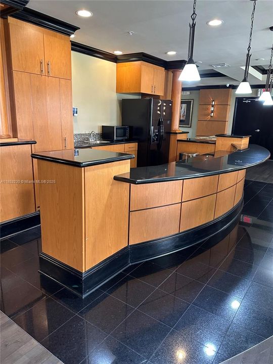 For Sale: $360,000 (1 beds, 1 baths, 836 Square Feet)