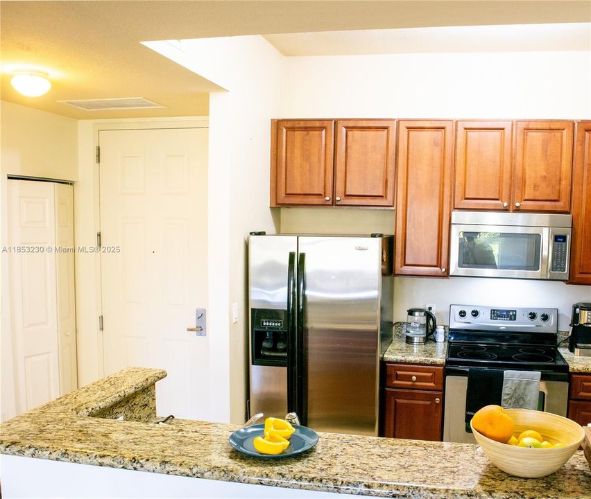 For Sale: $360,000 (1 beds, 1 baths, 836 Square Feet)