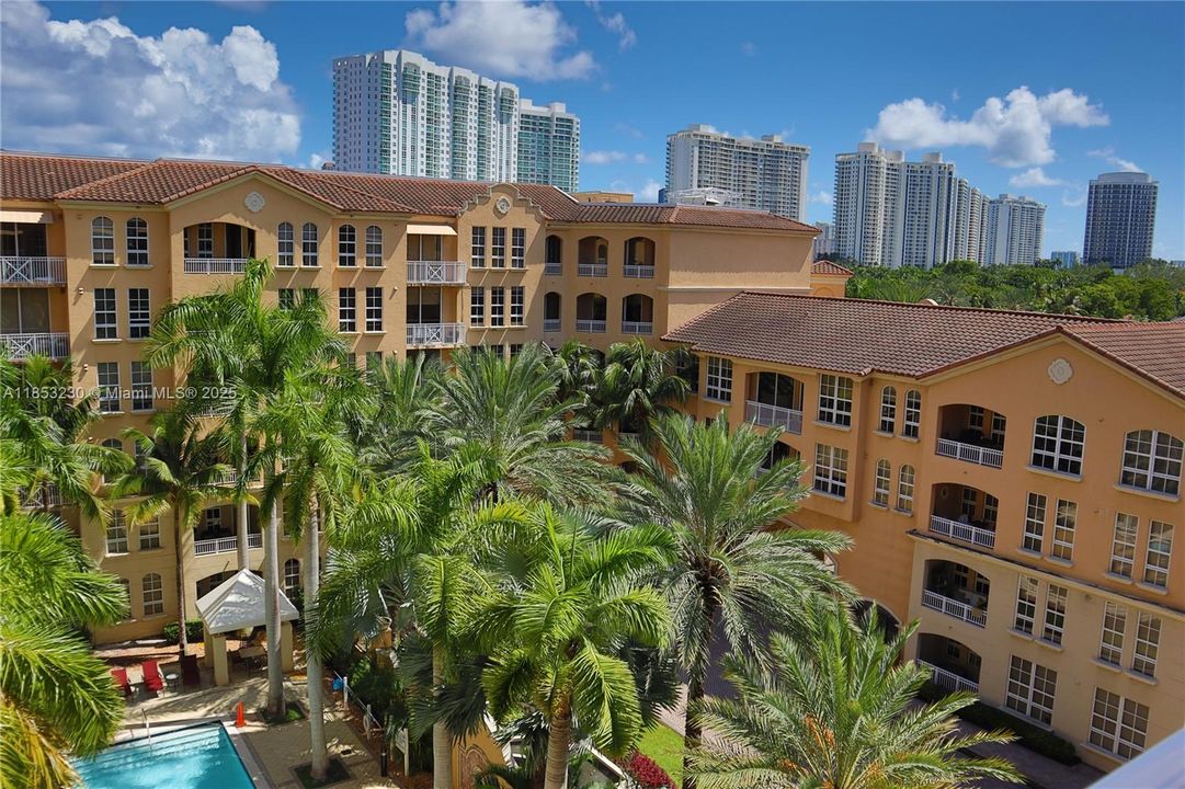 For Sale: $360,000 (1 beds, 1 baths, 836 Square Feet)