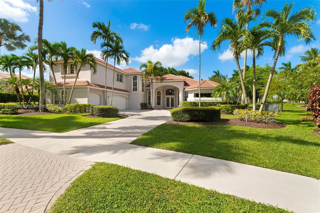 For Sale: $2,950,000 (5 beds, 5 baths, 5507 Square Feet)