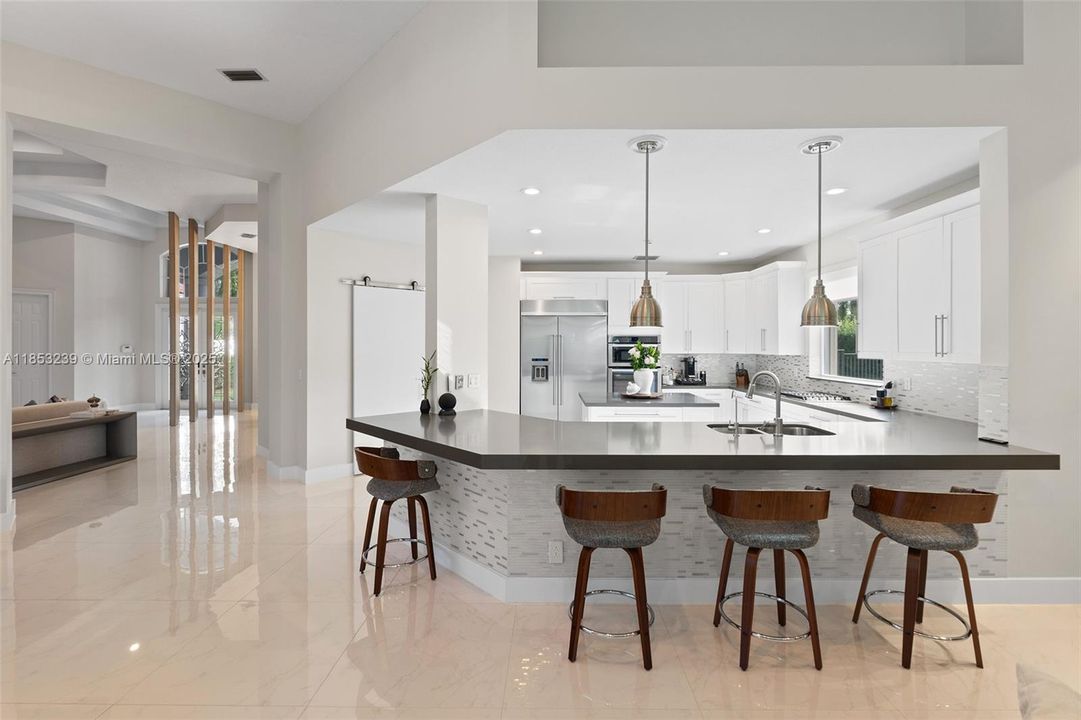 For Sale: $2,950,000 (5 beds, 5 baths, 5507 Square Feet)