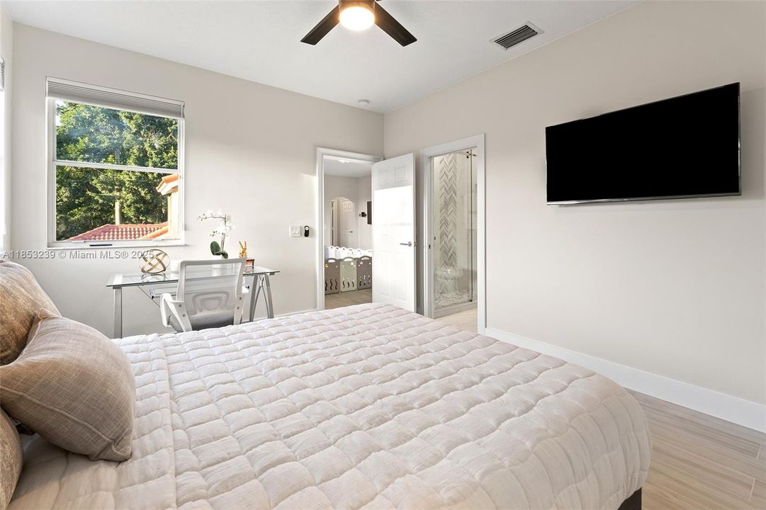 For Sale: $2,950,000 (5 beds, 5 baths, 5507 Square Feet)