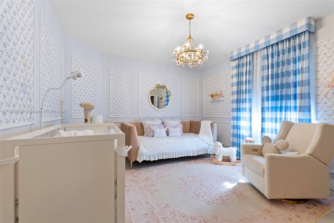 For Sale: $2,950,000 (5 beds, 5 baths, 5507 Square Feet)