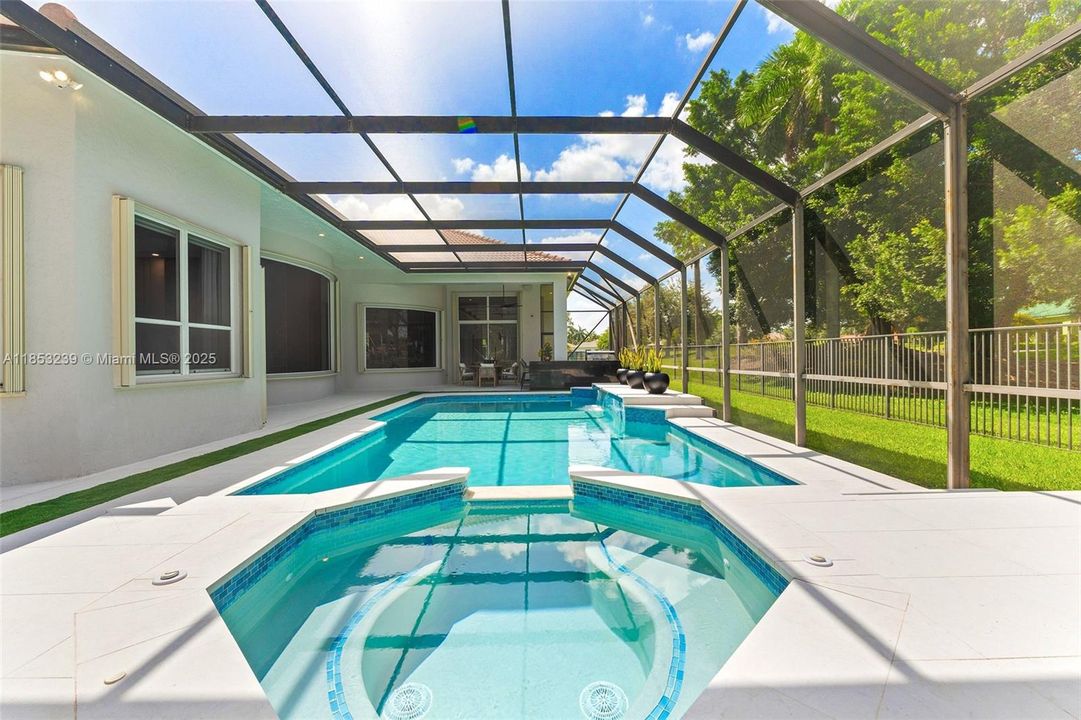 For Sale: $2,950,000 (5 beds, 5 baths, 5507 Square Feet)