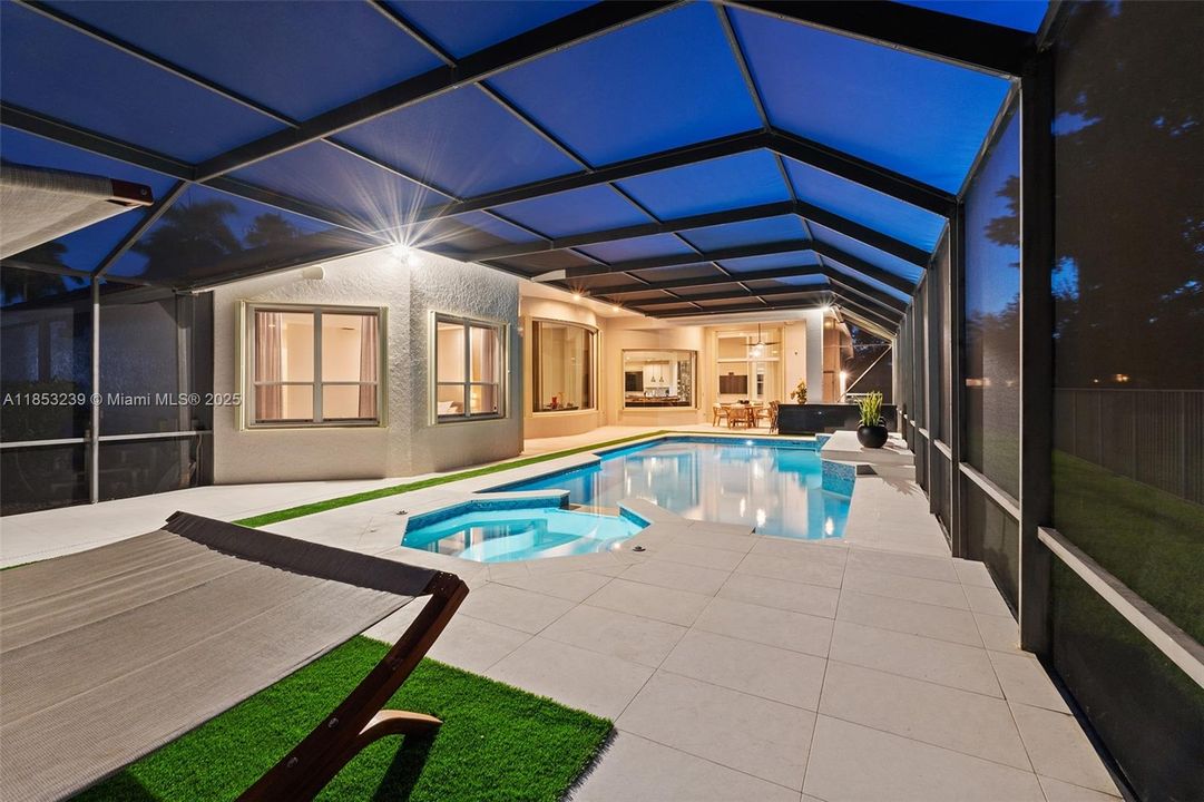 For Sale: $2,950,000 (5 beds, 5 baths, 5507 Square Feet)