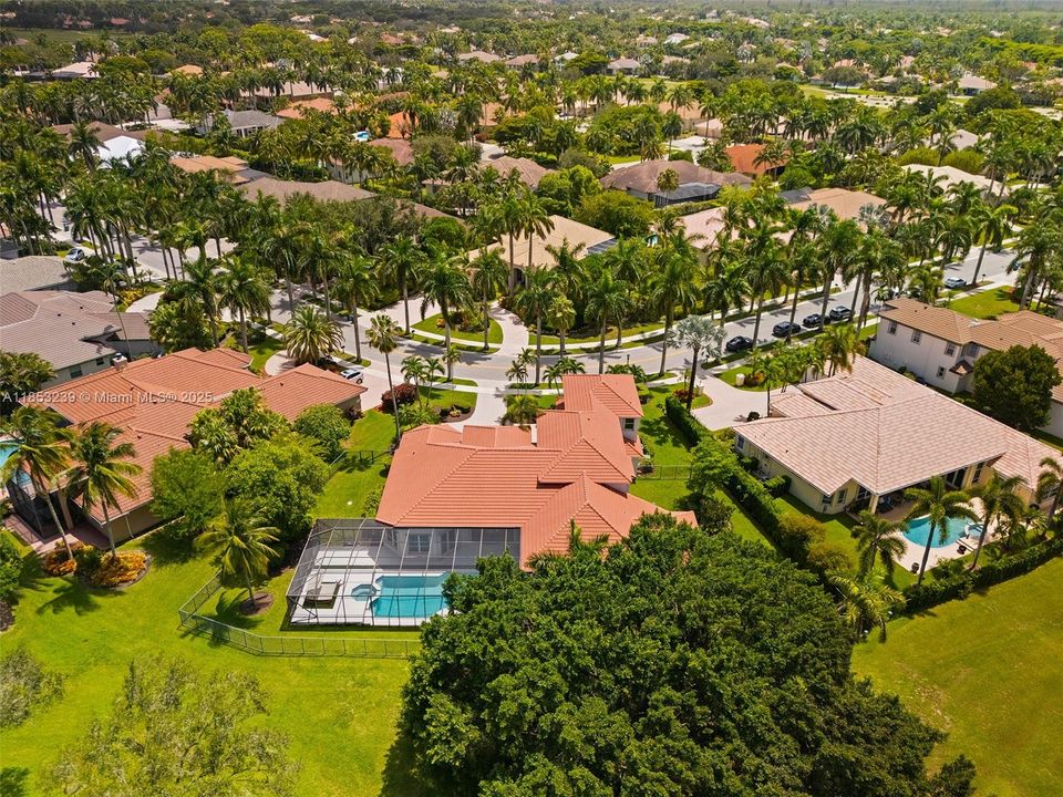 For Sale: $2,950,000 (5 beds, 5 baths, 5507 Square Feet)