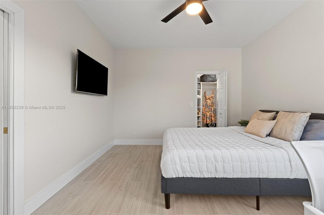 For Sale: $2,950,000 (5 beds, 5 baths, 5507 Square Feet)