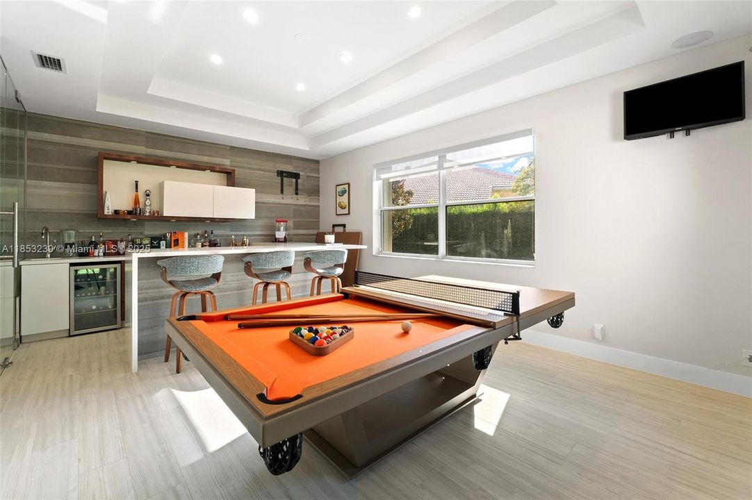 For Sale: $2,950,000 (5 beds, 5 baths, 5507 Square Feet)