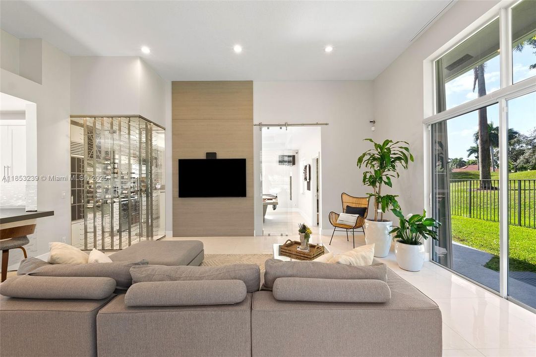 For Sale: $2,950,000 (5 beds, 5 baths, 5507 Square Feet)