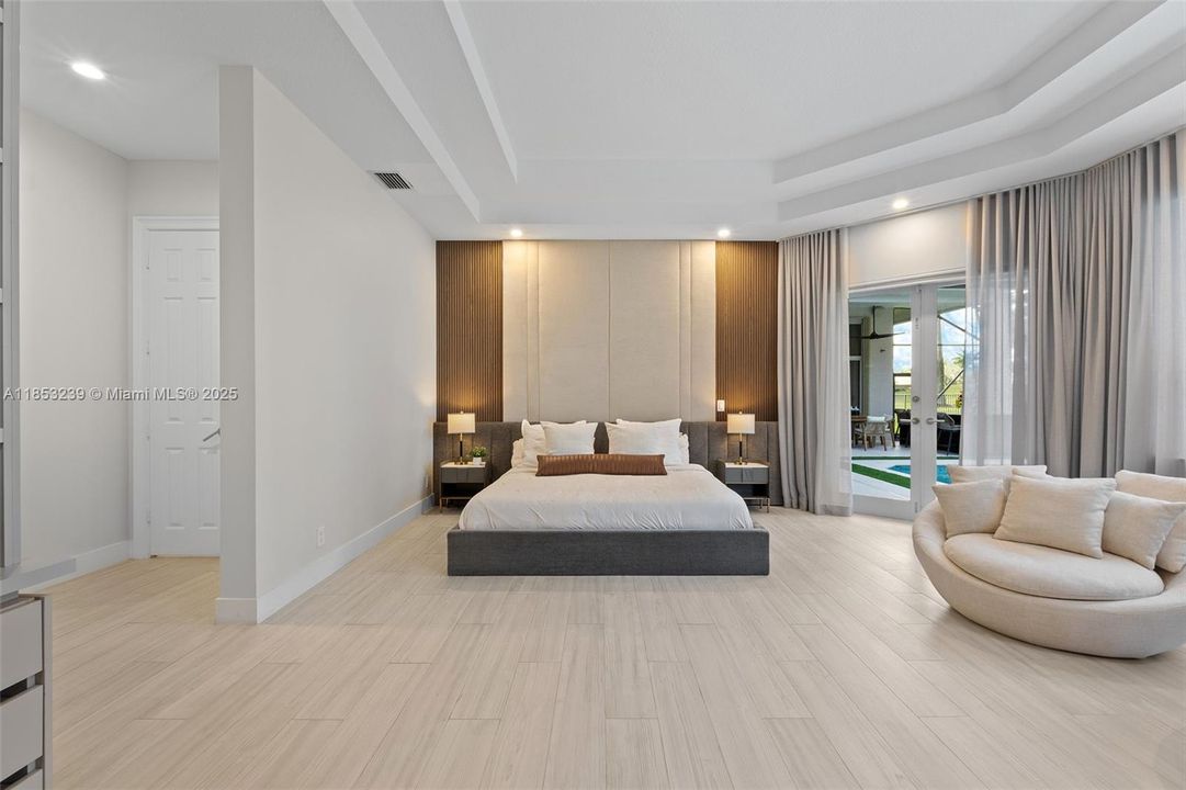 For Sale: $2,950,000 (5 beds, 5 baths, 5507 Square Feet)