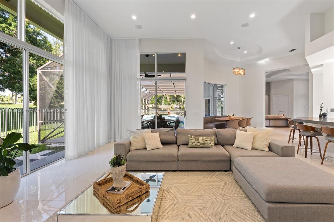 For Sale: $2,950,000 (5 beds, 5 baths, 5507 Square Feet)