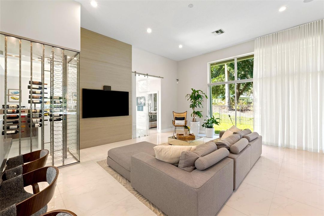 For Sale: $2,950,000 (5 beds, 5 baths, 5507 Square Feet)