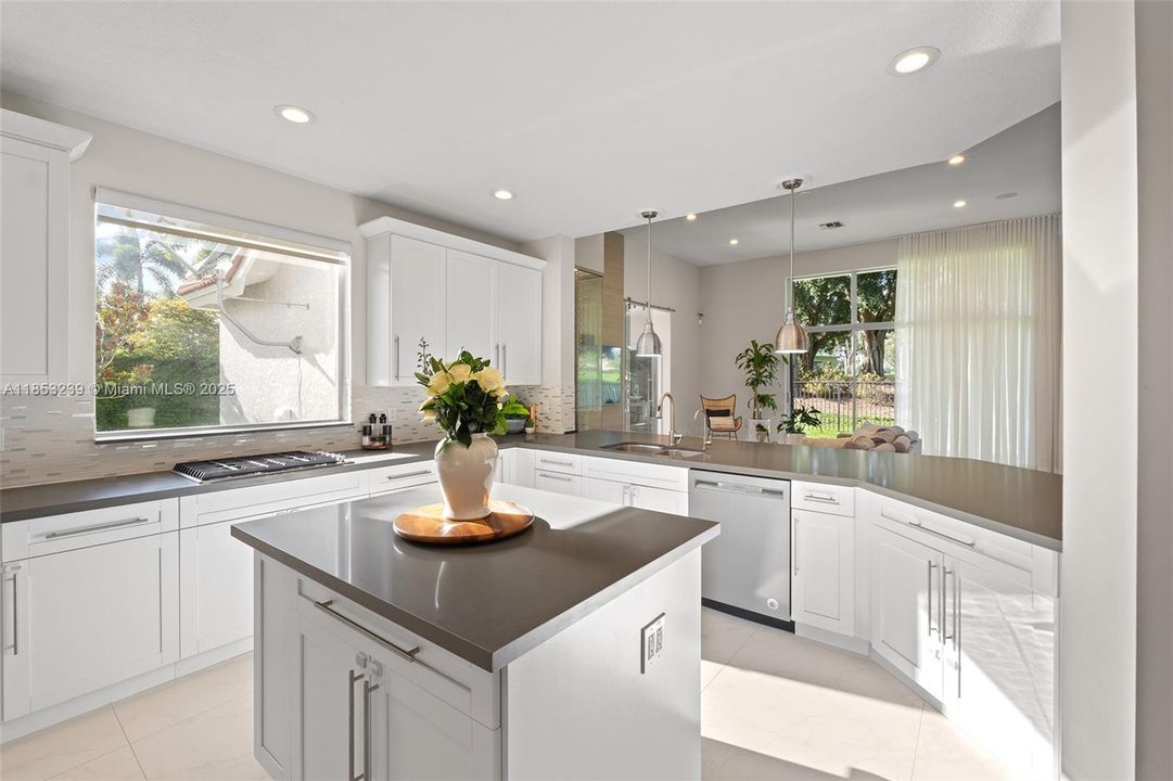 For Sale: $2,950,000 (5 beds, 5 baths, 5507 Square Feet)